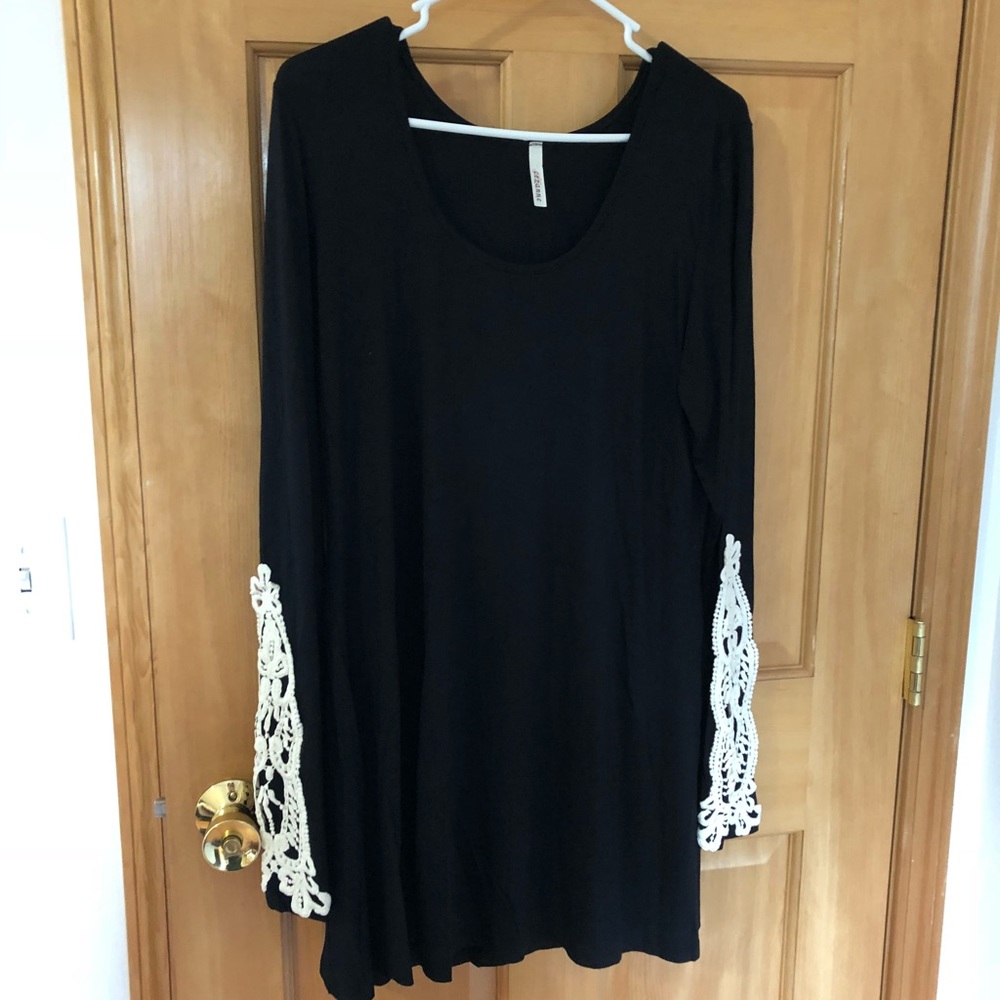 Black and white tunic